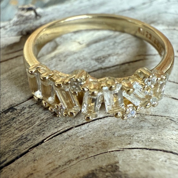 Suzanne Kalan “Amalfi White Topaz Diamond gold ring”. New in box.